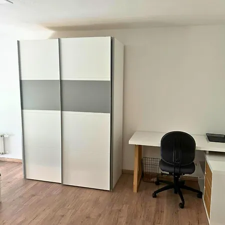Modernes Reihenhaus Mit Terrasse Drei Schlafzimmer Fuer Sechs Personen *