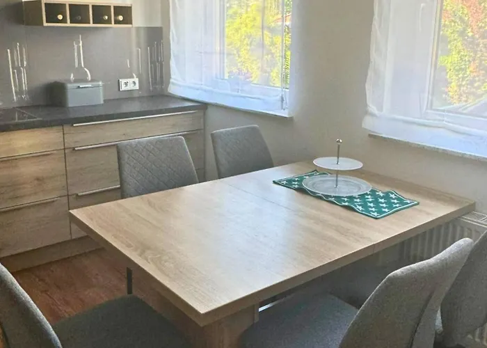 Modernes Reihenhaus Mit Terrasse Drei Schlafzimmer Fuer Sechs Personen Vakantiehuis *