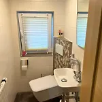 Modernes Reihenhaus Mit Terrasse Drei Schlafzimmer Fuer Sechs Personen * Kempten