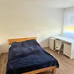 Modernes Reihenhaus Mit Terrasse Drei Schlafzimmer Fuer Sechs Personen Prázdninový dům