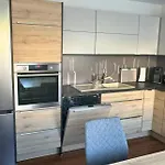 Prázdninový dům Modernes Reihenhaus Mit Terrasse Drei Schlafzimmer Fuer Sechs Personen