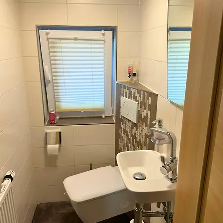 Modernes Reihenhaus Mit Terrasse Drei Schlafzimmer Fuer Sechs Personen * 켐프텐