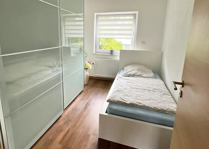 Modernes Reihenhaus Mit Terrasse Drei Schlafzimmer Fuer Sechs Personen Сasa de vacaciones